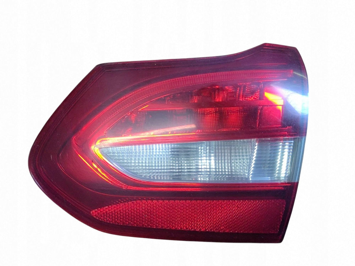 Mercedes C-Klasse S205 – højre indre baglygte, pærevariant A2059065600