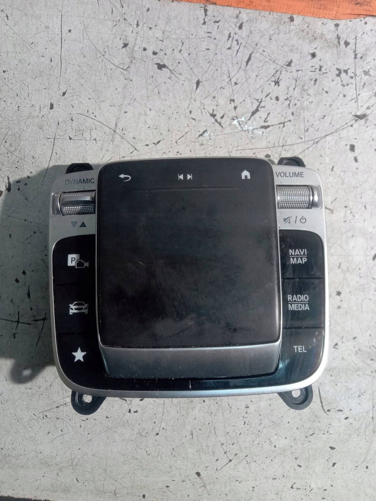 Mercedes A-Klasse W177 – touchpad med parkerings-/kameraknap, A2479004103