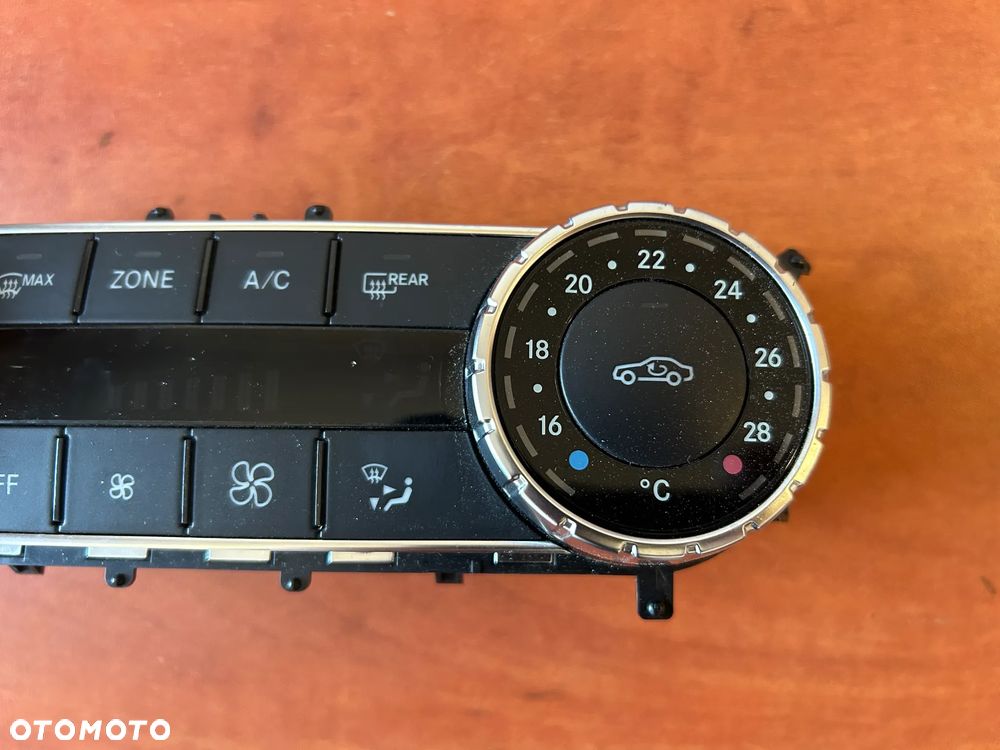 Mercedes W204 klimapanel A2049006608 – detalje