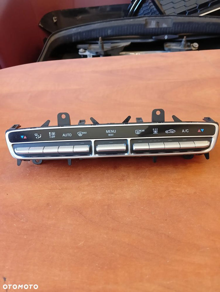 Mercedes C-Klasse W205 – klimapanel med MENU/REST, A2059054806