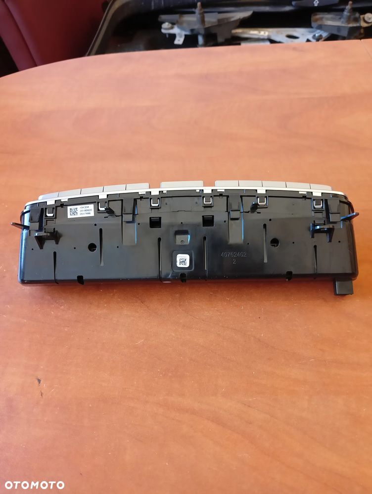 Mercedes W205 klimapanel A2059054806 – bagside og monteringspunkter