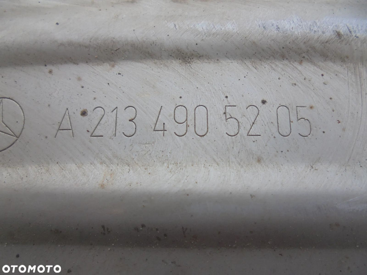 Mercedes-stempel A2134905205 på mellemsektionen
