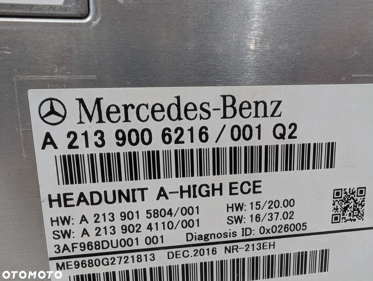 Faktisk Mercedes-mærkat A2139006216 HIGH ECE på radioenheden