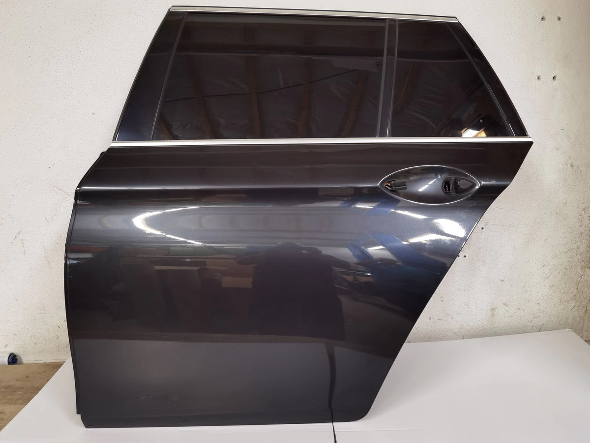 BMW F11 Touring før LCI – venstre bagdør B90 med glas, rudehejs og lås, uden greb
