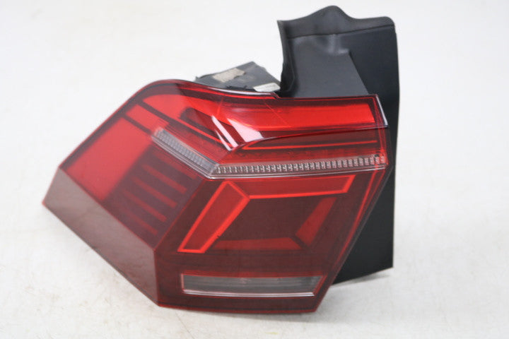 VW Tiguan 5NA facelift R venstre ydre LED-baglygte – 5NA945207J, brugt