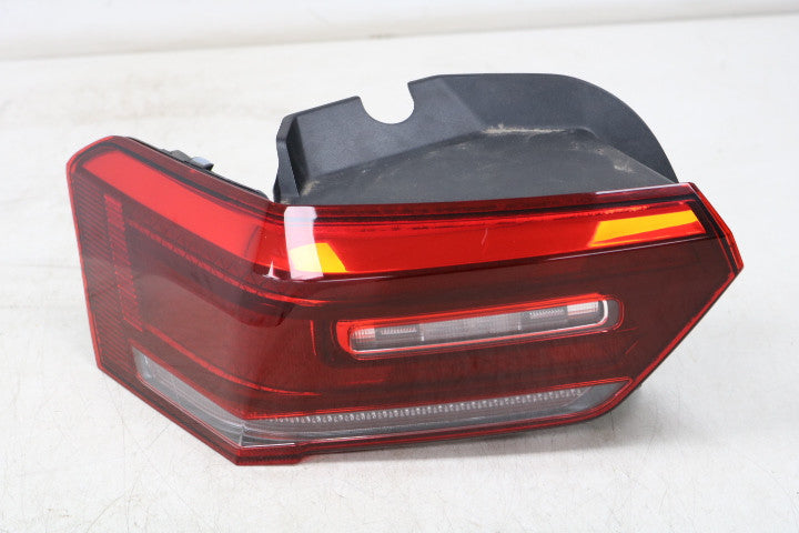 VW ID.3 Pro venstre baglygte – 10A945207C, brugt