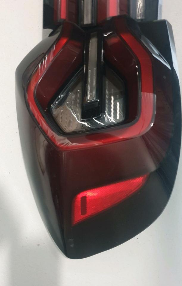 BMW X3 G01 LCI – venstre LED-baglygter, inder- og yderdel 9463051/9463047 – den konkrete del, foto 2