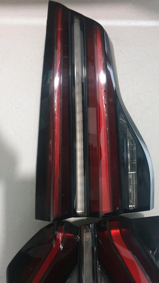 BMW X3 G01 LCI – venstre LED-baglygter, inder- og yderdel 9463051/9463047 – den konkrete del, foto 3