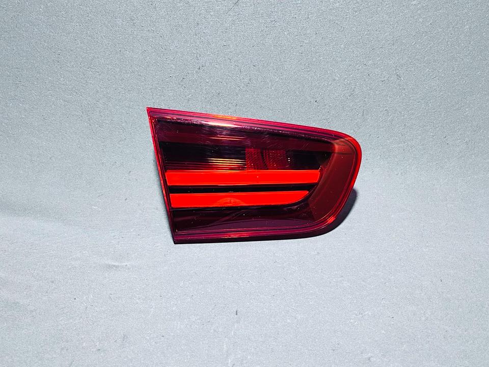 BMW F20/F21 LCI Blackline – venstre indvendig bagklaplygte, 7456503-01