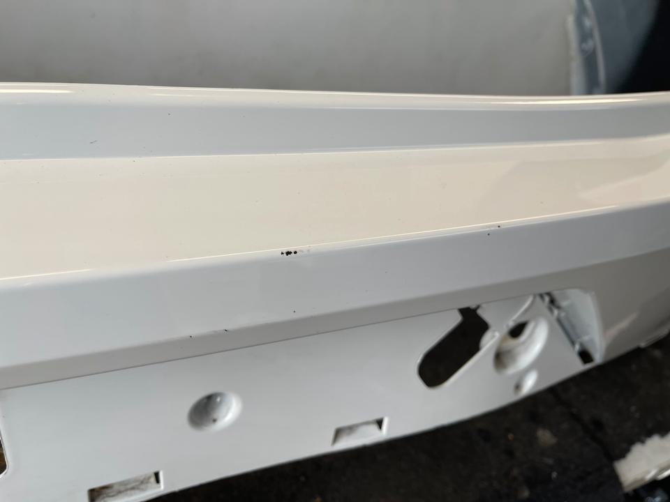 BMW X4 G02 LCI – hvid bagkofangerskal, EU-mærket 9451146, med lakskader – foto 3