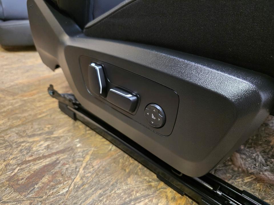BMW X3 G45 – sort sædesæt med elindstilling og dørbeklædninger – foto 4