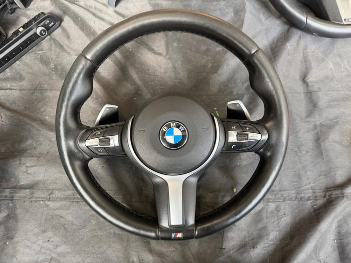 BMW F20/F21 M-rat med skiftepal, multifunktion og annonceret varme