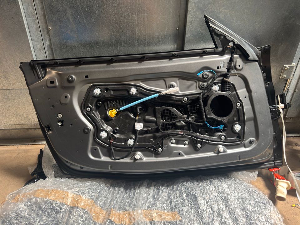 BMW Z4 G29 venstre dør i Frozen Grey – med udvendigt greb, lakridser – billede 2