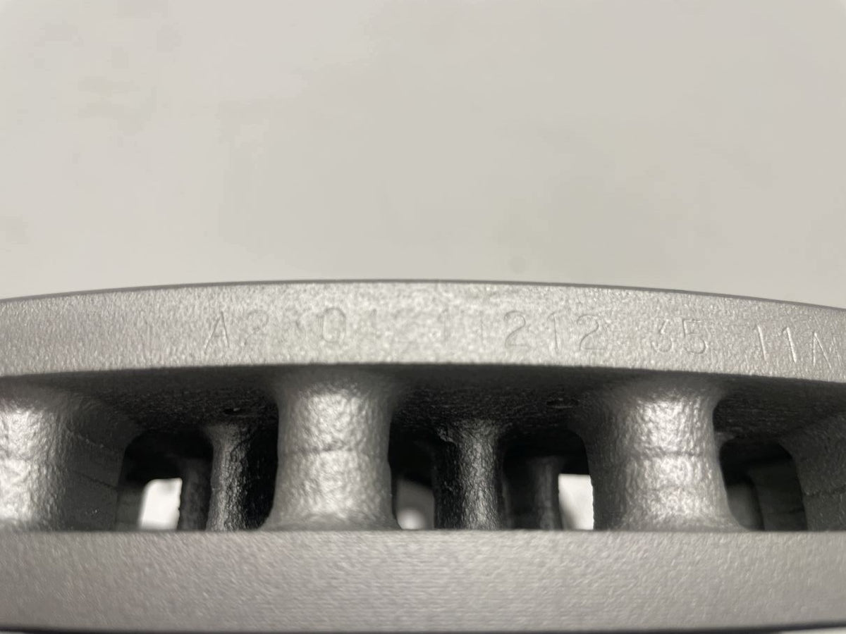 Detalje af mærkningen på de originale AMG-bremseskiver