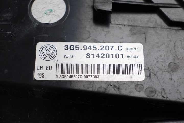 VW Passat B8 sedan venstre ydre baglygte – 3G5945207C – originalfoto 6 af den konkrete vare
