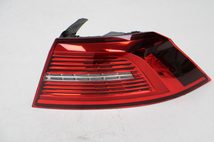 VW Passat B8 sedan højre ydre baglygte – 3G5945208E – originalfoto 2 af den konkrete vare