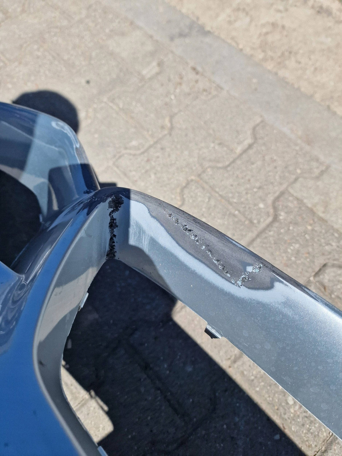 BMW M4 F82 – forkofangerskal med PDC-huller, 8054290 – repareret – foto 3