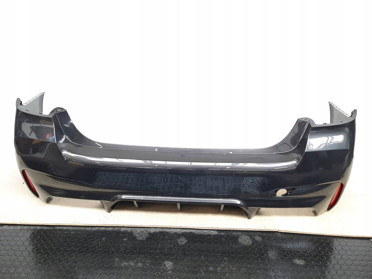 BMW M5 F90 LCI – bagkofanger, A90, med diffuser og reflekser – foto 4, konkret brugt del; stand og mærkninger bevaret