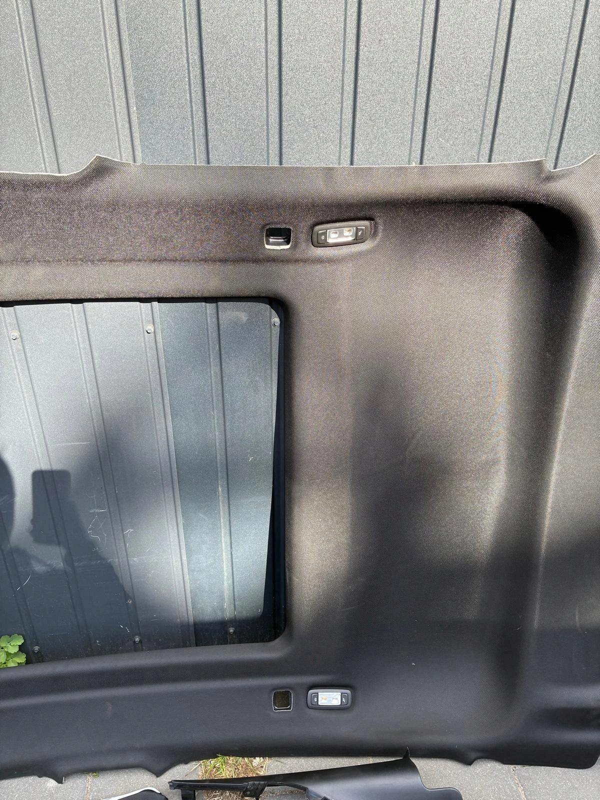 BMW X4 G02/X4 M F98 – sort panoramahimmel med stolper, solskærme og viste lamper – foto 3
