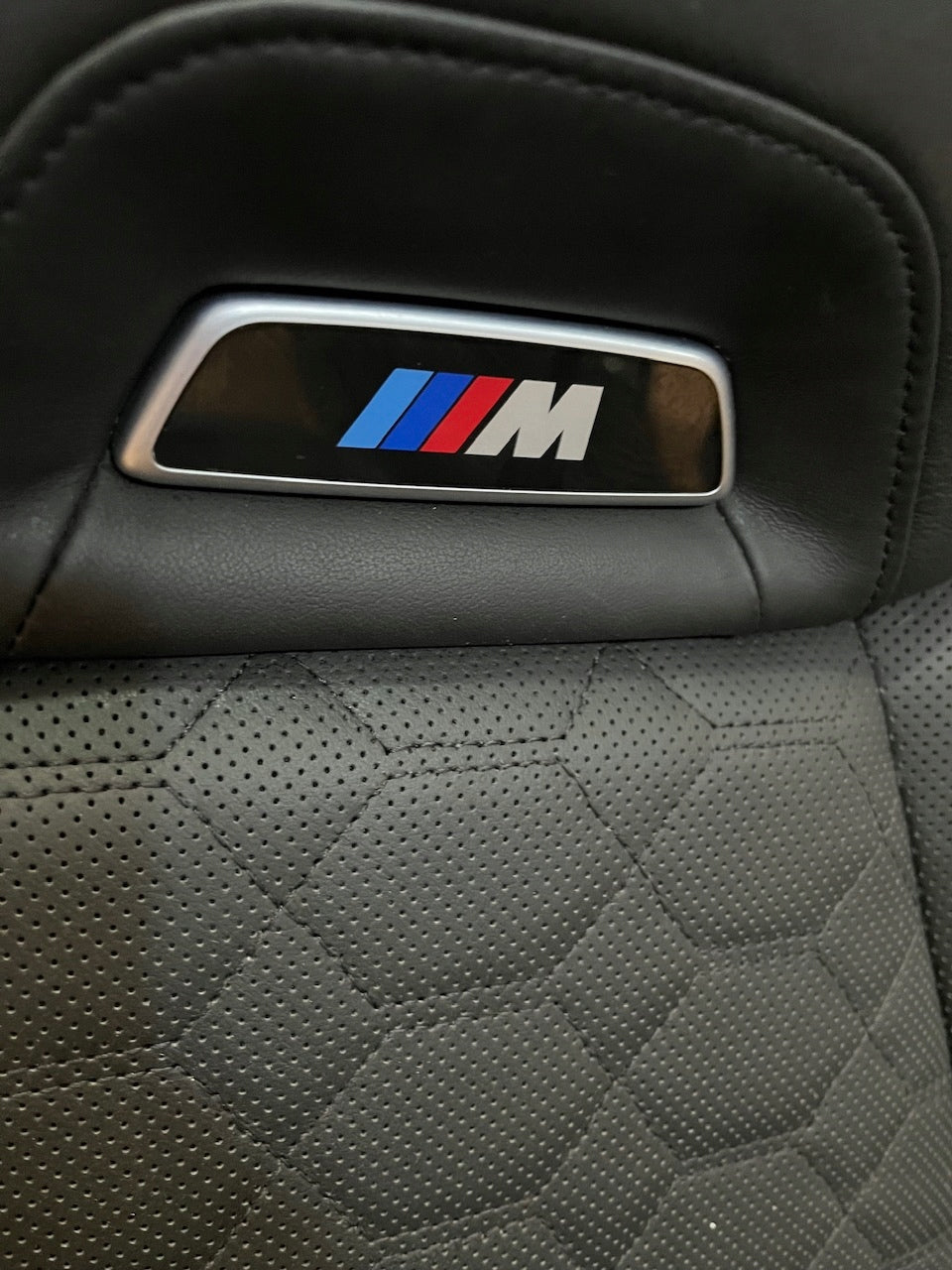 BMW X4 M F98 LCI 2024 – sort M-sædesæt med dørpaneler, konsol og modul – foto 2
