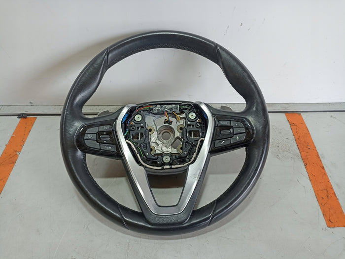 BMW G30/G31 sportsrat med skiftepaler og LIM – uden airbag, brugsspor
