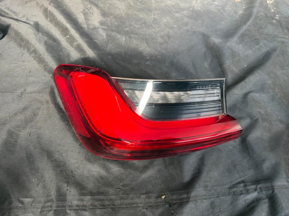 BMW G20 sedan før LCI – venstre ydre LED-baglygte 7420449 ECE