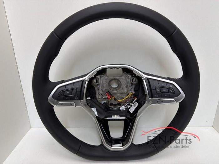 VW Golf 8 læderrat med varme og ACC/VIEW – uden airbag