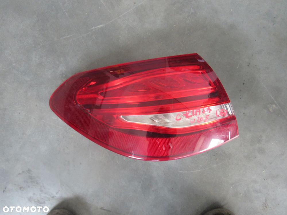 Mercedes C-Klasse S205 – venstre ydre baglygte, A2059065100