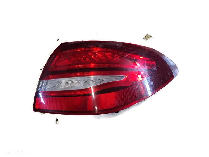 Mercedes C-Klasse S205 – højre ydre baglygte, A2059065200