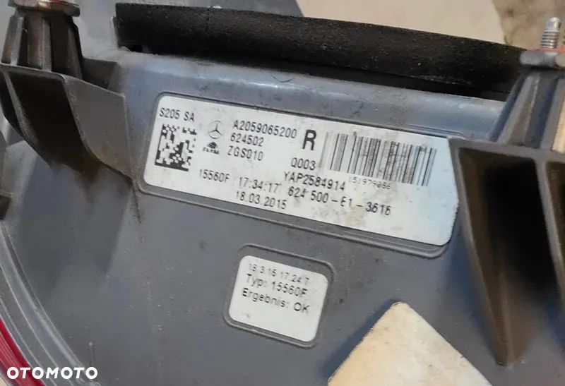 Mercedes C-Klasse S205 – højre ydre baglygte, A2059065200