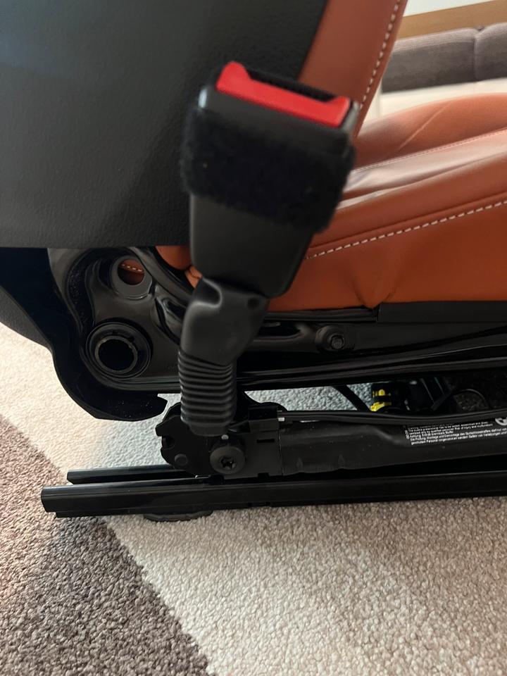 BMW F33 Cabriolet – annonceret par gulbrune læderforsæder med el/memory, uden airbags – foto 5 af 9
