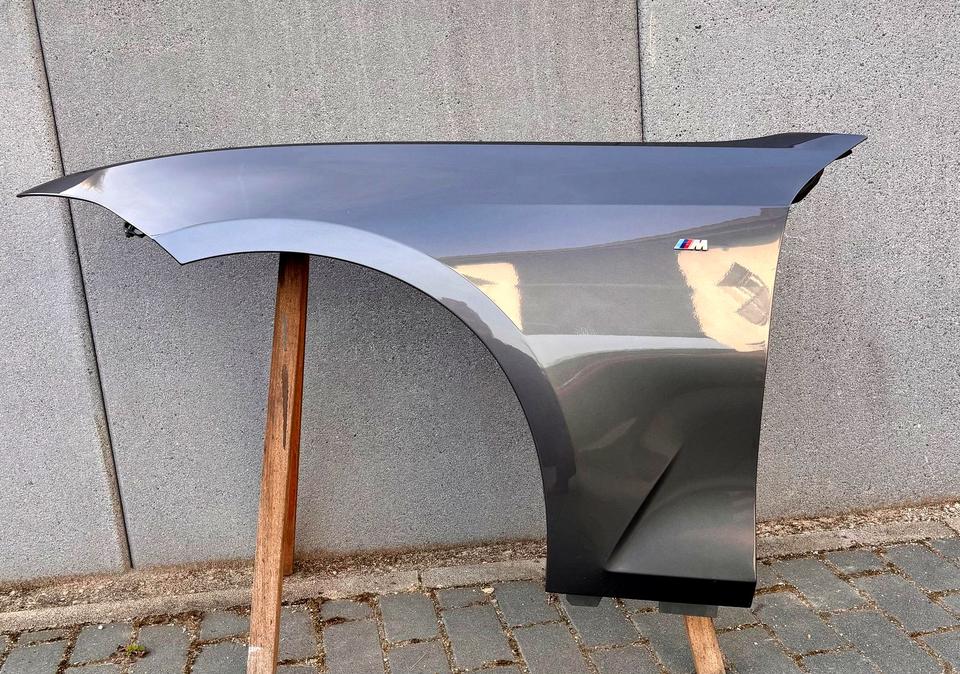 BMW G20/G21 – grå venstre forskærm med M-emblem, fra G21 M340d 2021