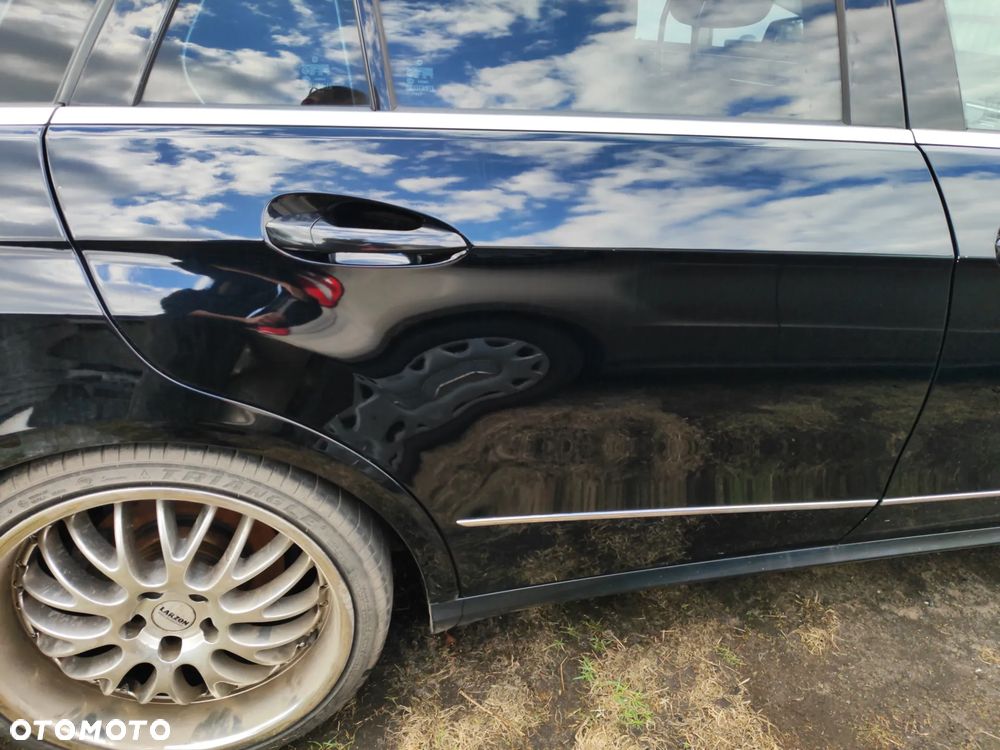 Mercedes E-Klasse S212 – højre bagdør komplet, sort 040