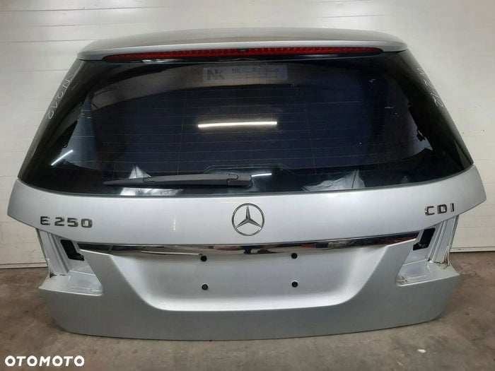 Mercedes E-Klasse S212 – bagklap med rude, lak 775