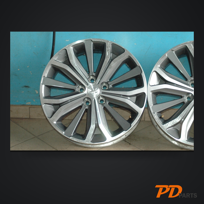 Peugeot 18" fælge – 7J ET38 – blank grå med poleret front
