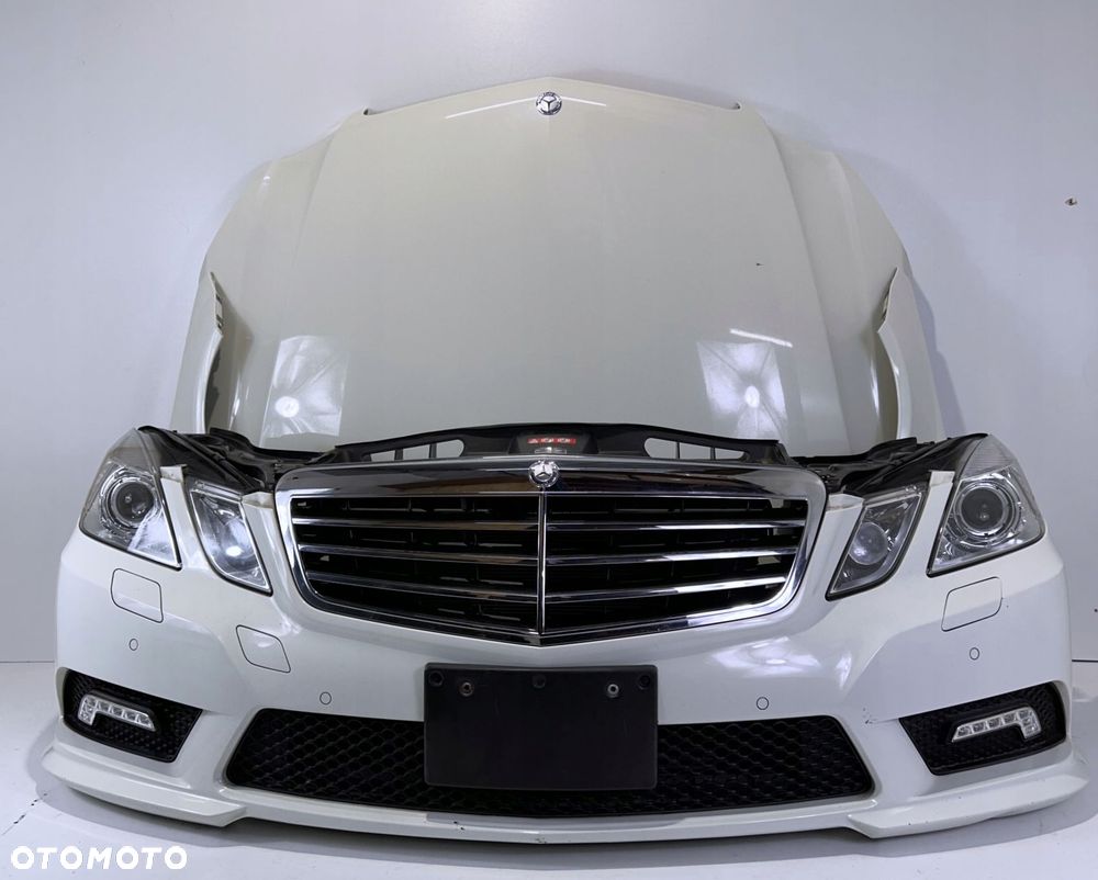 Mercedes E-Klasse W212 – komplet AMG-front med bi-xenon