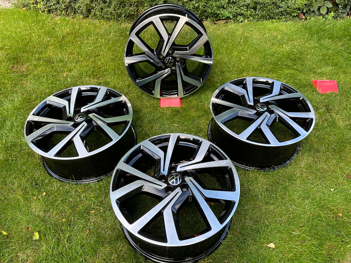 Originalfoto 2 – VW Polo VI Brescia 18" fælge, sort med poleret front