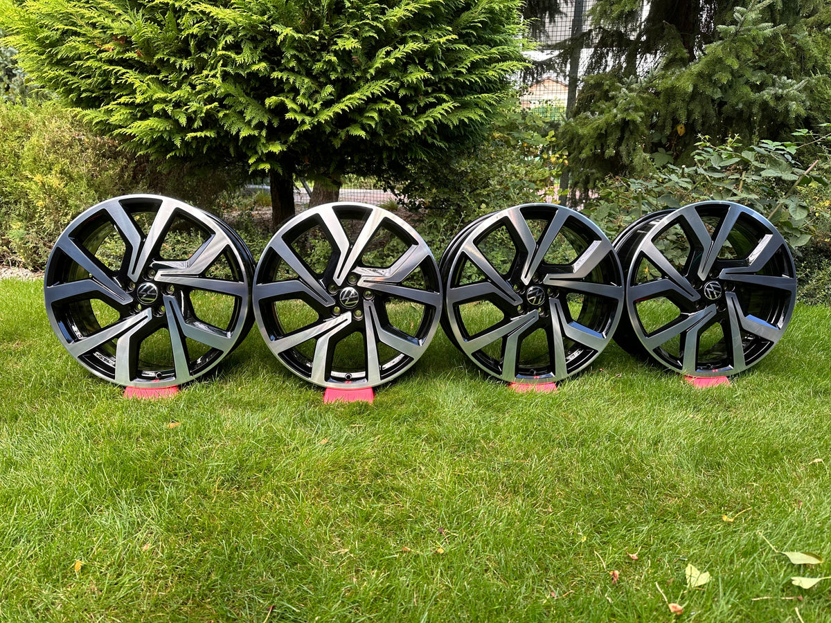 Originalfoto 4 – VW Polo VI Brescia 18" fælge, sort med poleret front